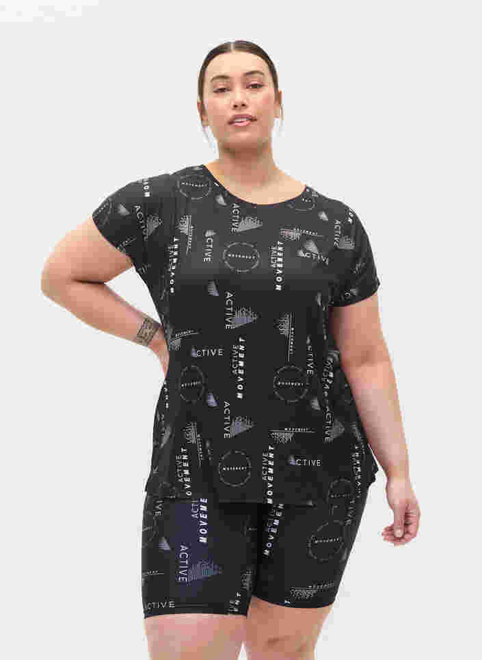 Tettsittende treningsshorts med mønster, Logo AOP, Model