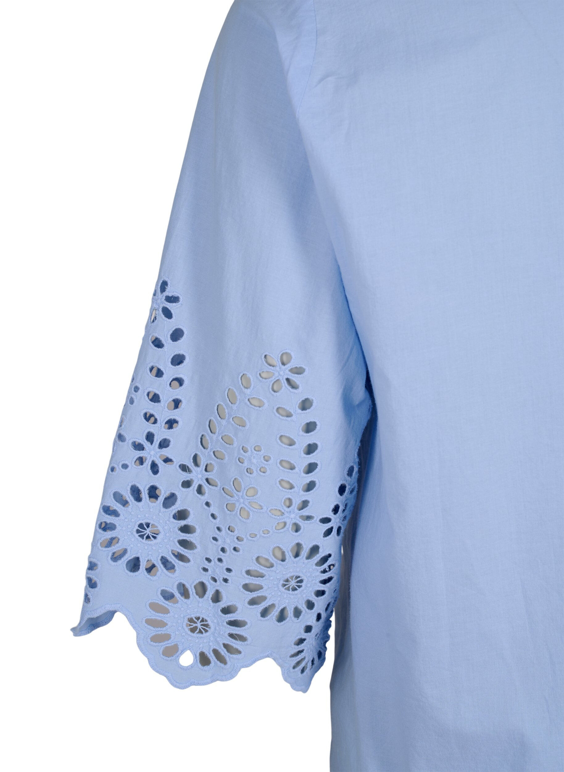 Zizzi Skjortebluse med engelsk broderi og 3/4-ermer, Serenity, Packshot image number 3