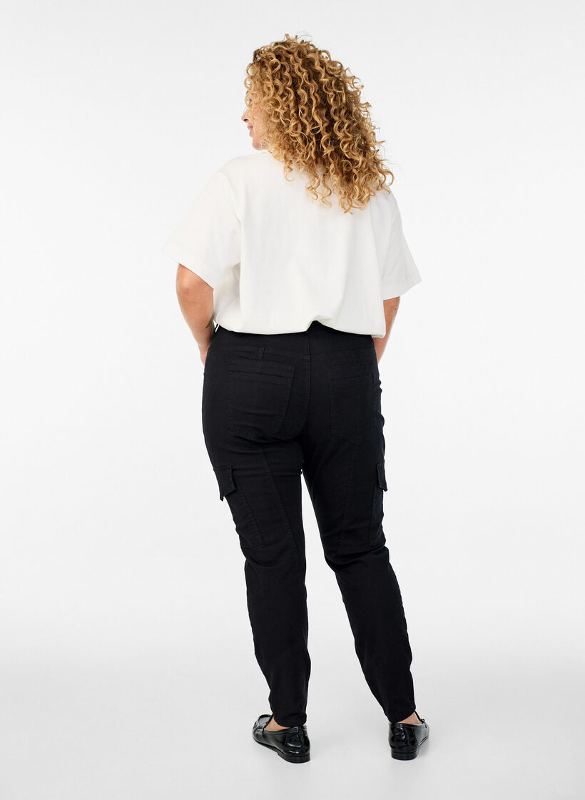 Slim fit bukser med cargolommer, Svart, Model image number 1