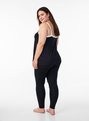 Zizzi Ankellange leggings i viskose, Svart, Model image number 1