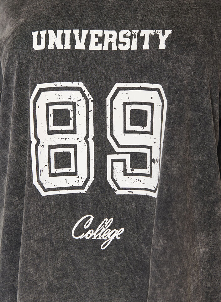 Oversized T-skjorte i &oslash;kologisk bomull med et college-trykk, Svart, Packshot image number 2