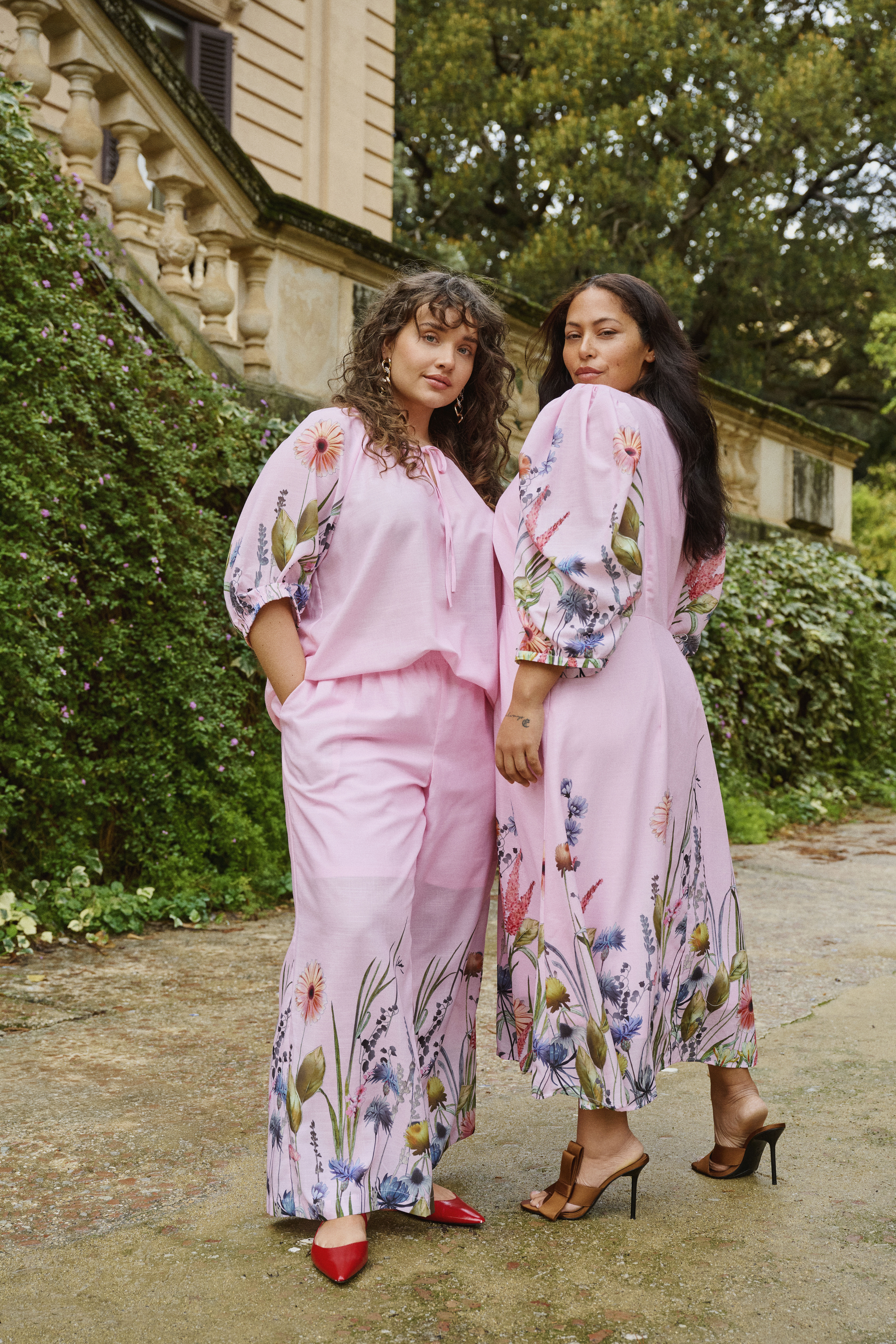 Zizzi Blomsterdetaljer, , Model