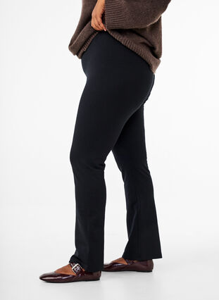 Zizzi Utsvingte jerseybukser, Black, Model image number 2