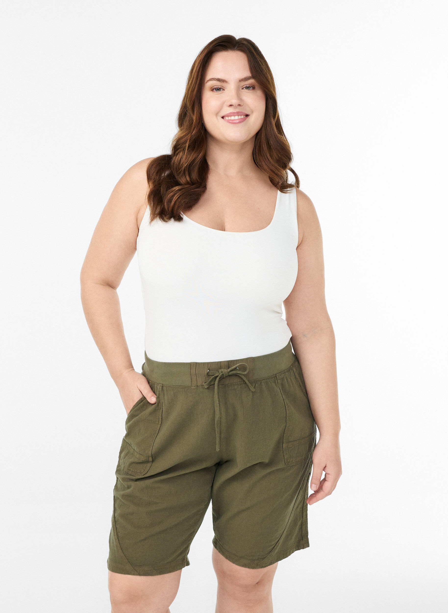 ZizziL&oslash;s shorts av bomull med lommer, Gr&oslash;nn, Model image number 0