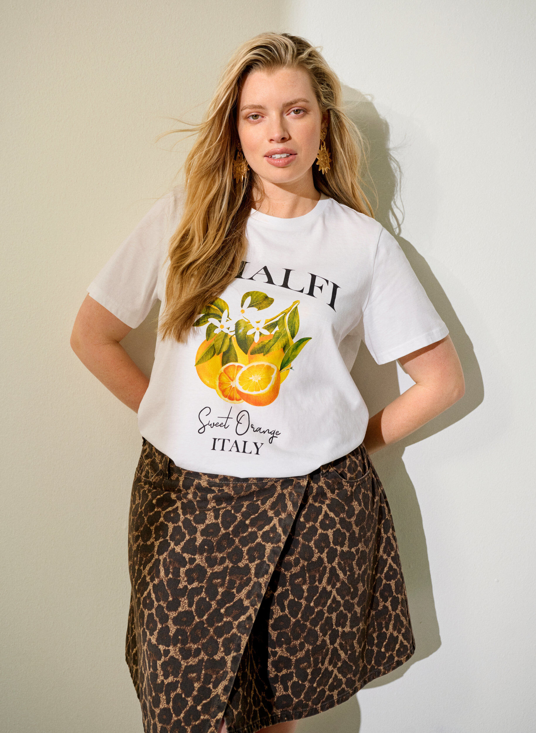 Kort denimskj&oslash;rt med dyretrykk og en A-line fasong