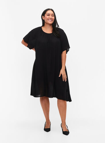 Kjole i viskose med korte ermer, Black, Model image number 2