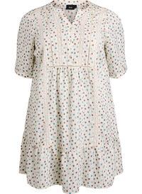 Kort viskosekjole med blonderkant og A-formet snitt, Hvit Kort viskosekjole med blonderkant og A-formet snitt