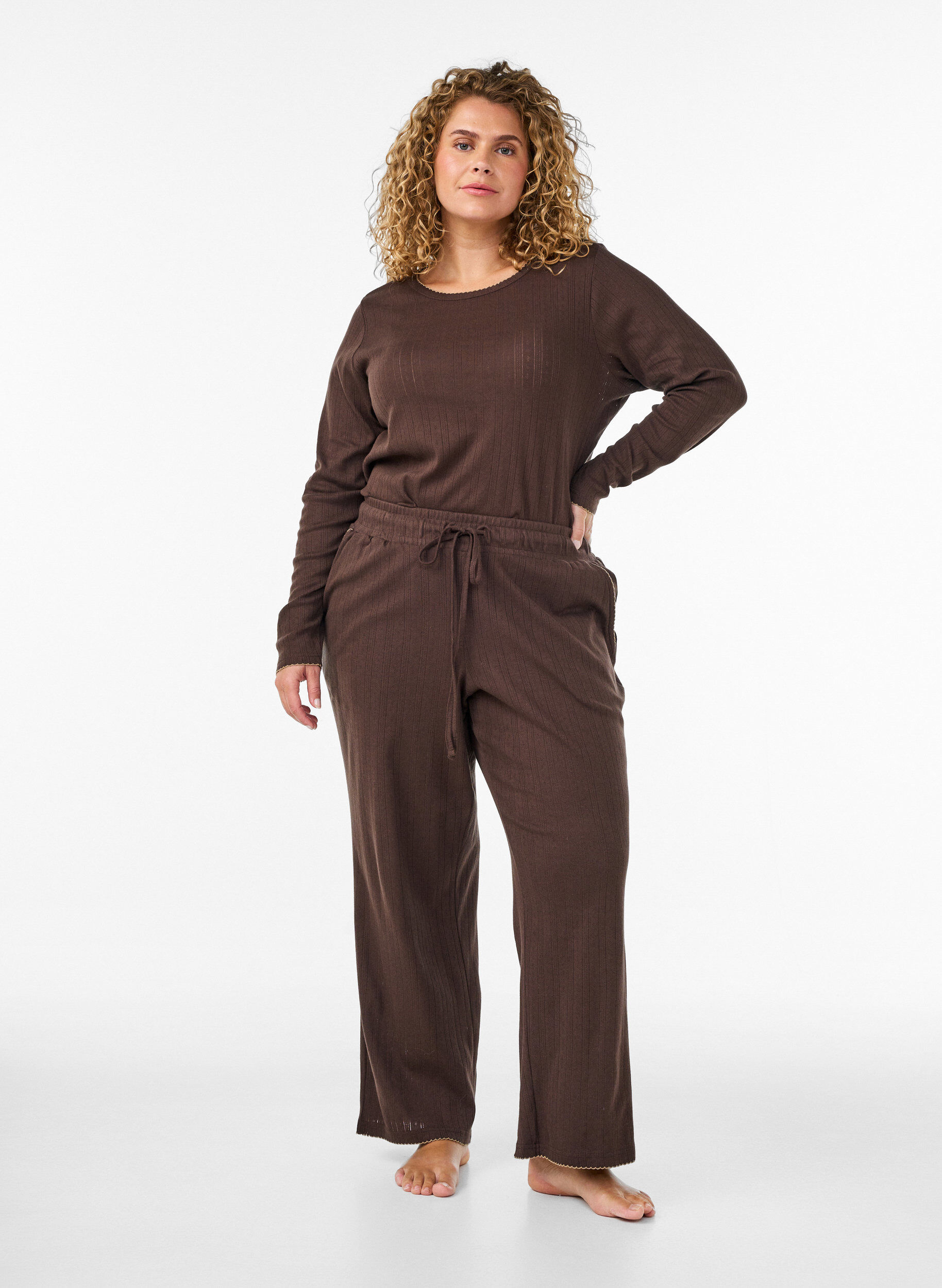 Zizzi&Oslash;kologisk bomulls pyjamatopp med hullbroderi, Brun, Model image number 1