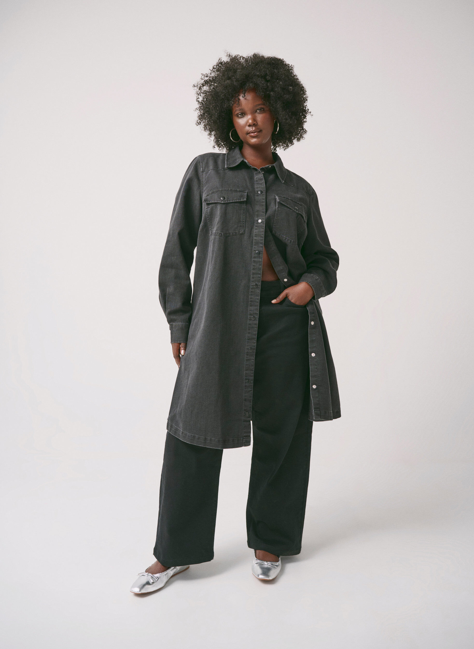 Zizzi Cropped Vera jeans med rett passform, Black, Image image number 0