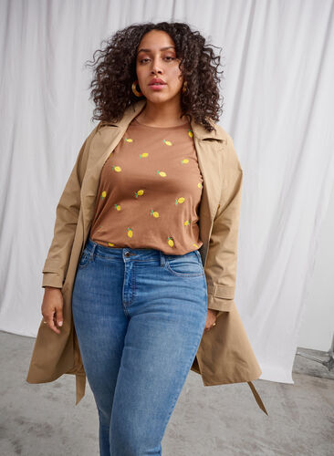 Zizzi T-skjorte i økologisk bomull med hjerter, Coca M. Lemon Emb., Image image number 0