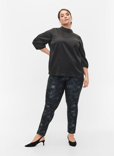 Mønstrete Emily jeans med nagler, Black AOP, Model image number 0