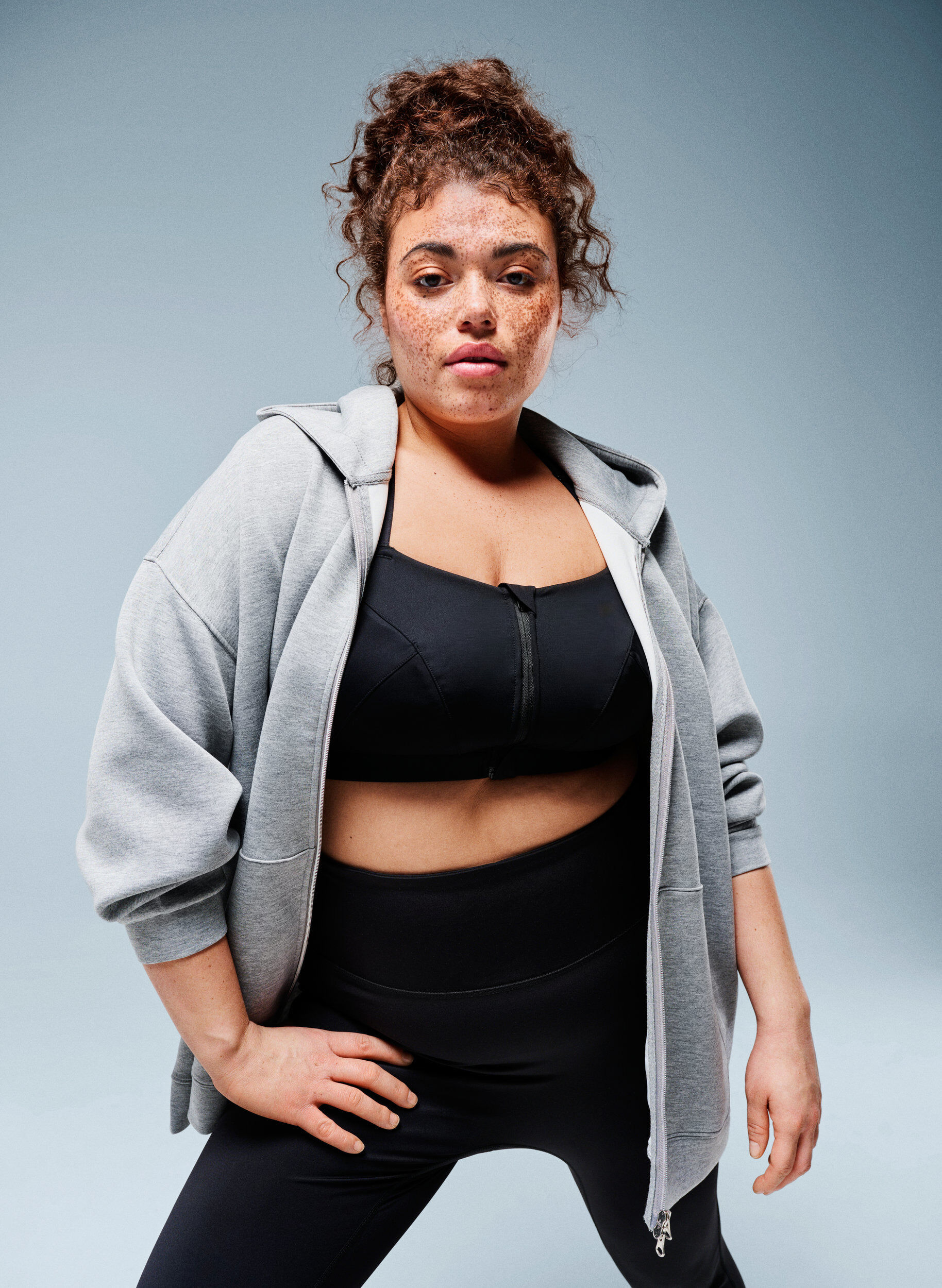 Scuba hettegenser med glidel&aring;s og lommer