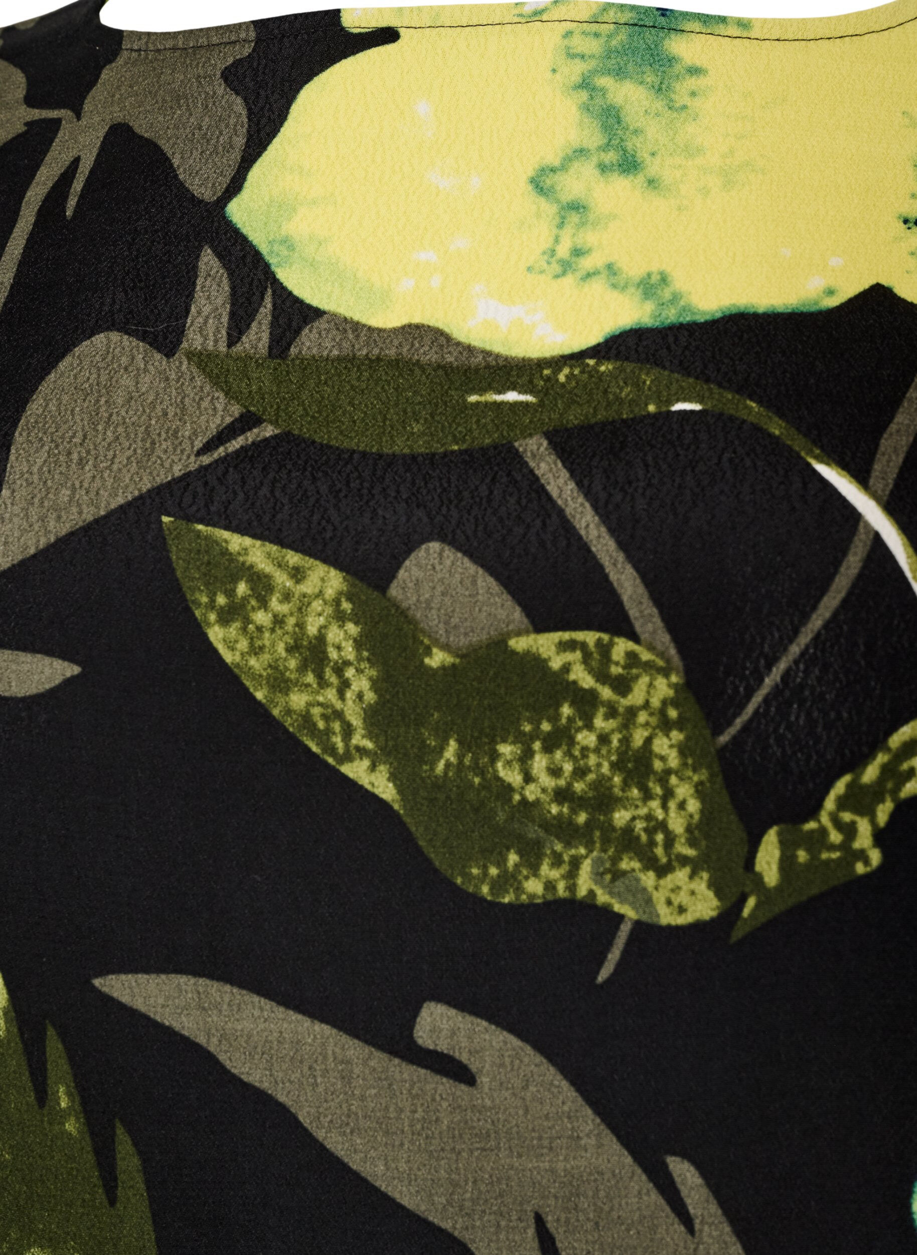 ZizziBluse med blomstertrykk med b&aring;thals og vide ermer, Svart, Packshot image number 2