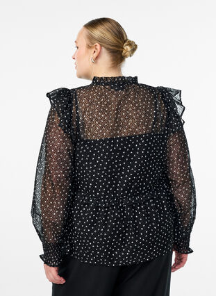 Zizzi Chiffonbluse med volangdetaljer og små prikker, Svart, Model image number 2