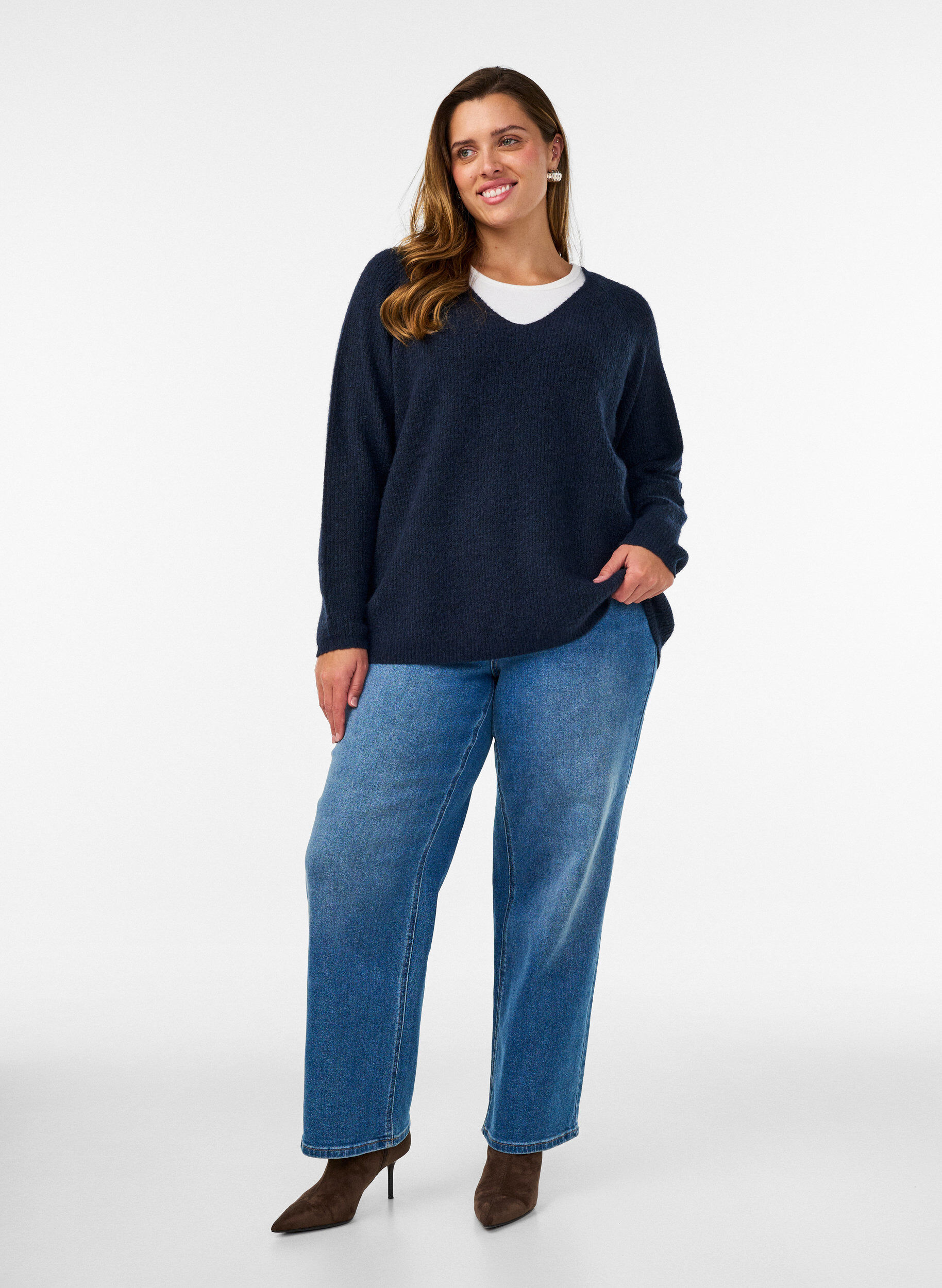 ZizziStrikkebluse med V-hals og raglanermer, Bl&aring;, Model image number 1