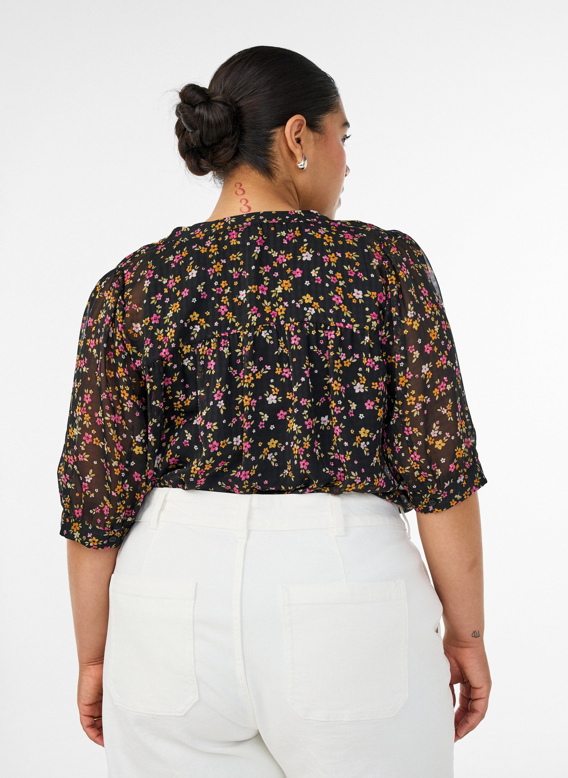 ZizziBluse med blomstertrykk og V-hals, Svart, Model image number 2