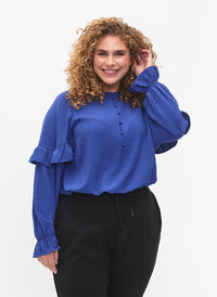 Bluse med volanger og knapper, Deep Ultramarine, Model