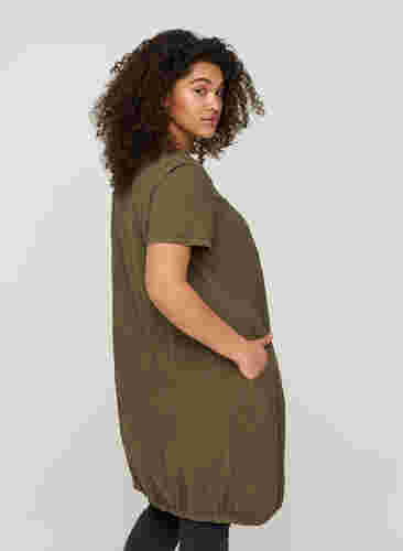 Kortermet kjole i bomull, Ivy Green, Model image number 1