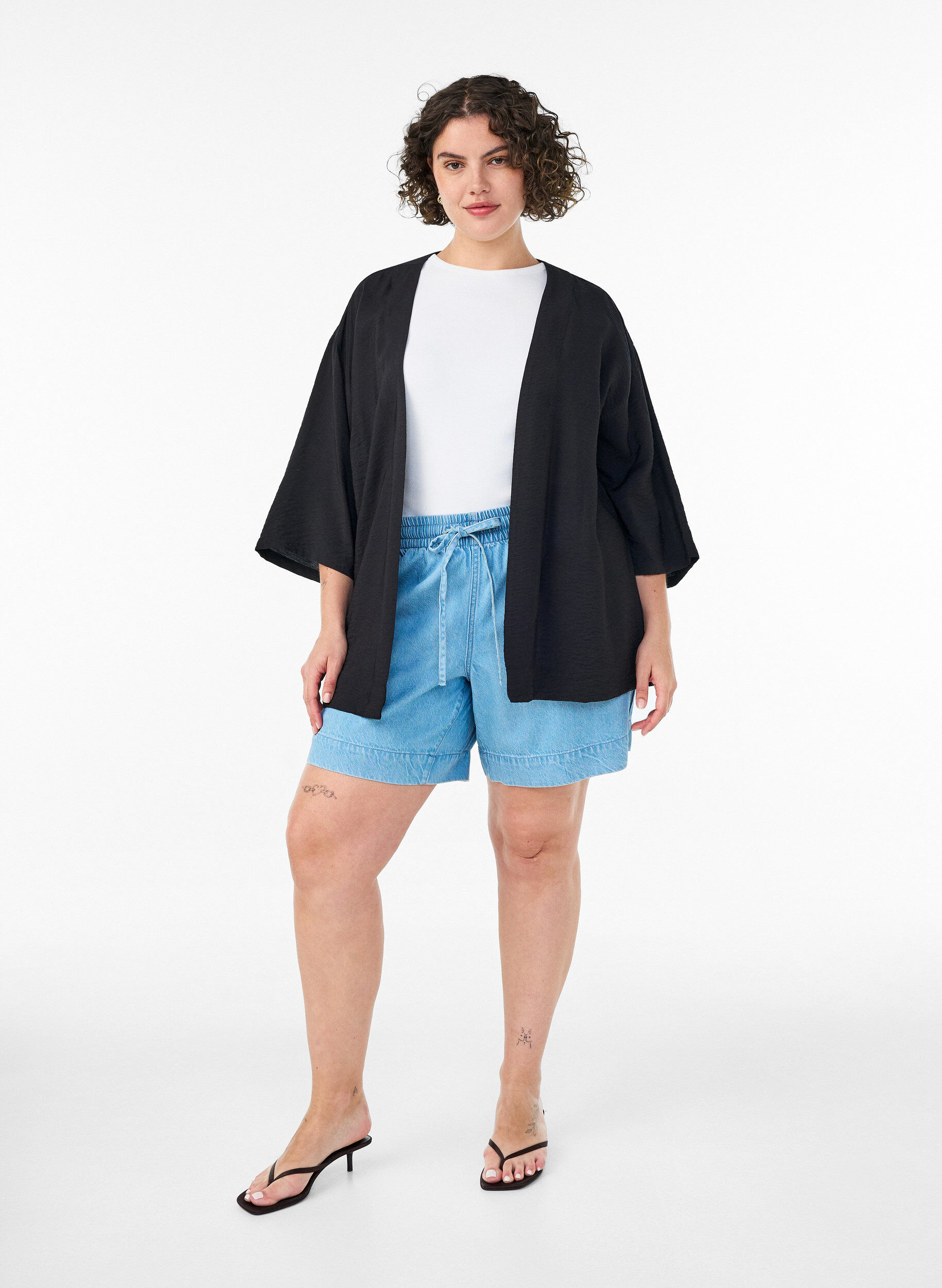 ZizziKort viskose kimono med 3/4 ermer, Svart, Model image number 1