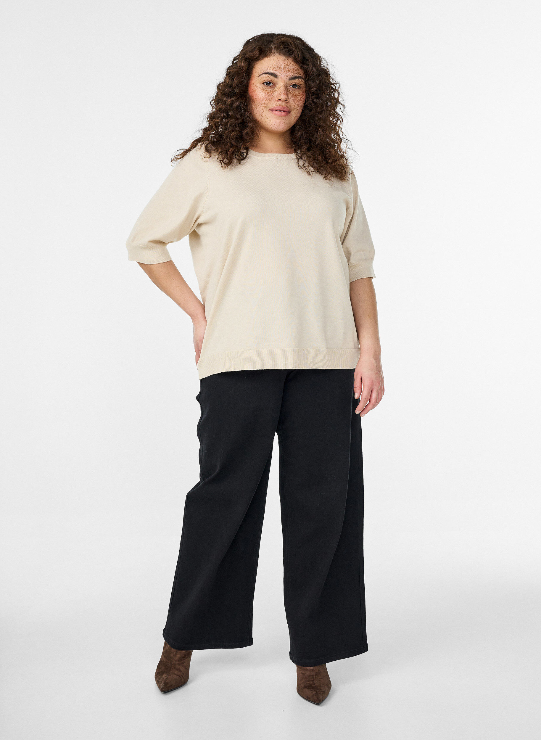 Zizzi FLASH - Finstrikket bluse med korte ermer, Beige, Model image number 1