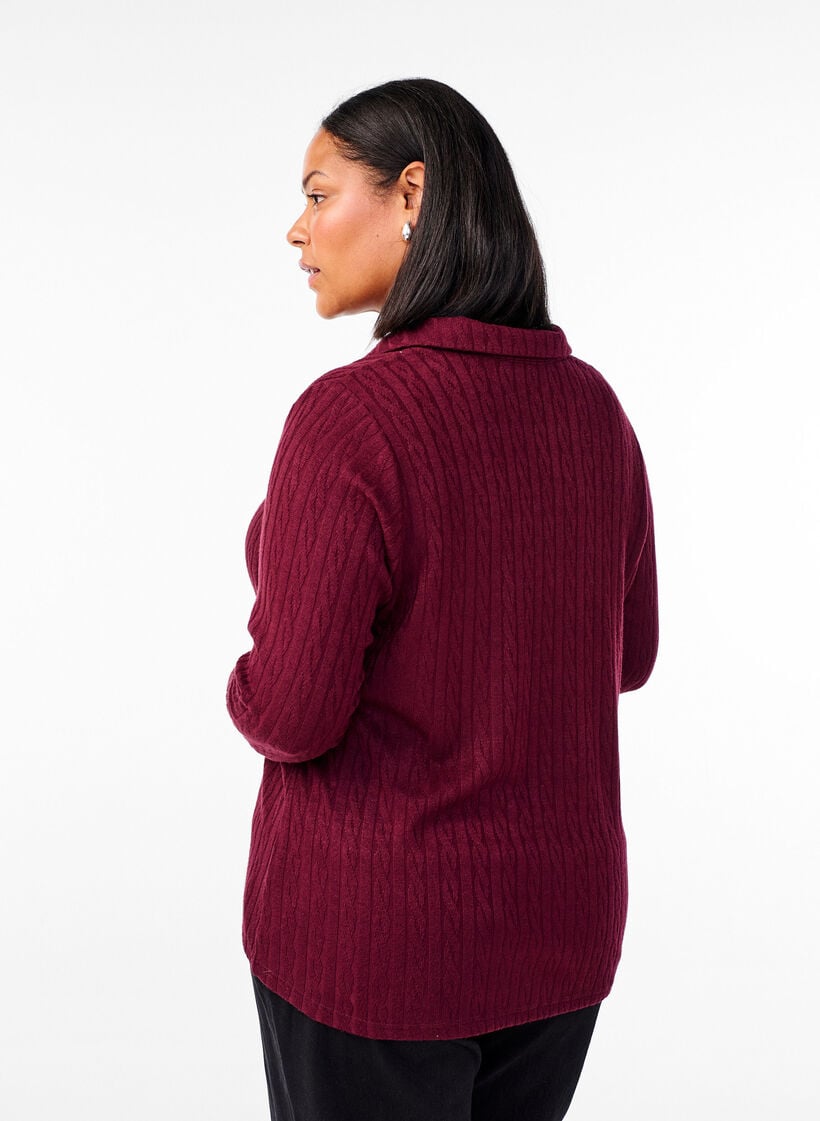 Strikkebluse med krage og flettemønster, Mørk Bordeaux, Model image number 2