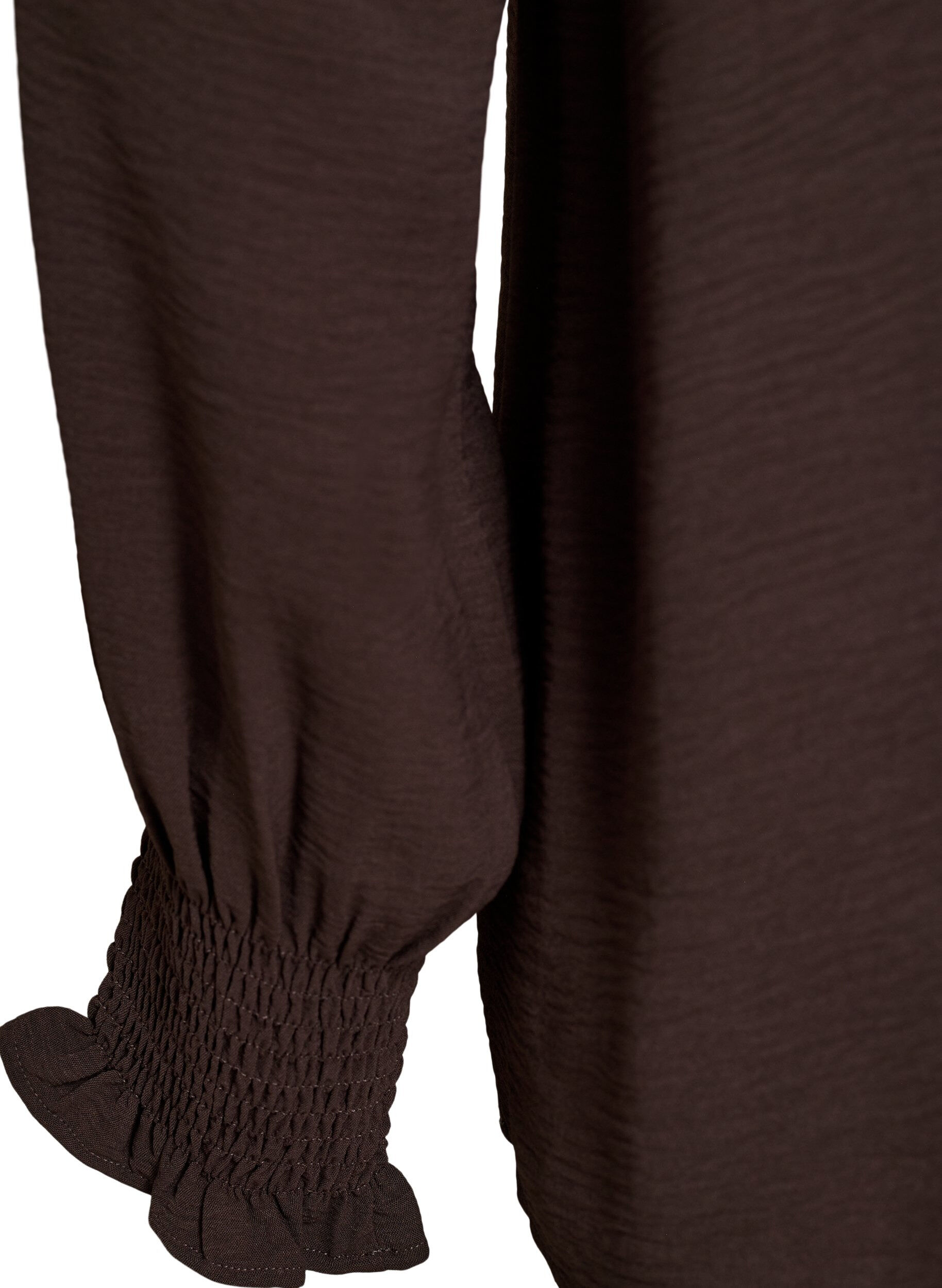 ZizziBluse med smockmansjetter og V-hals, Brun, Packshot image number 3