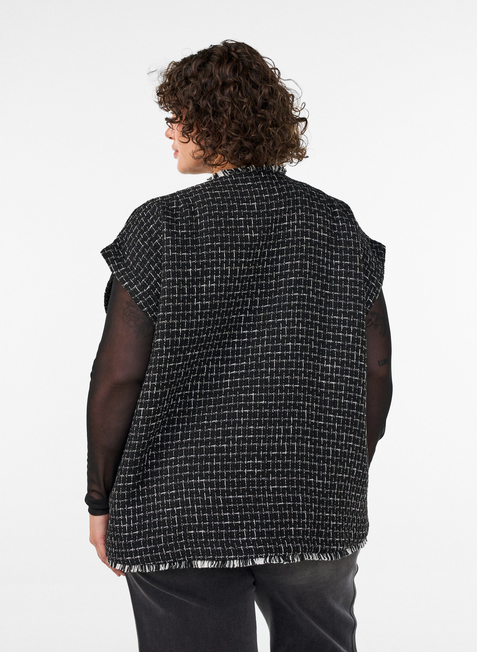 ZizziRutete vest med dekorative knapper, Svart, Model image number 2