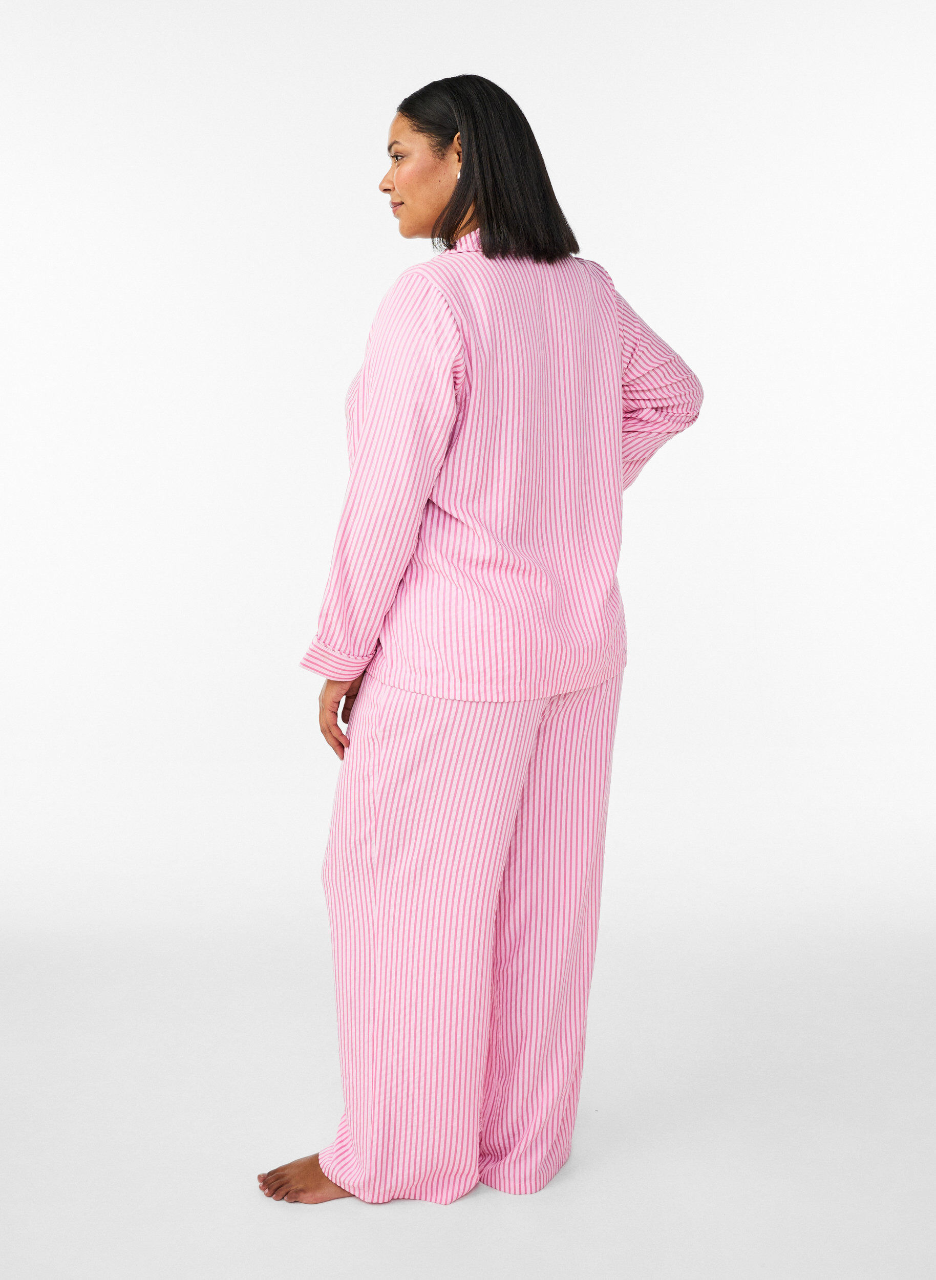 Zizzi L&oslash;se pyjamasbukser i seersucker med h&oslash;y midje, Rosa, Model image number 1