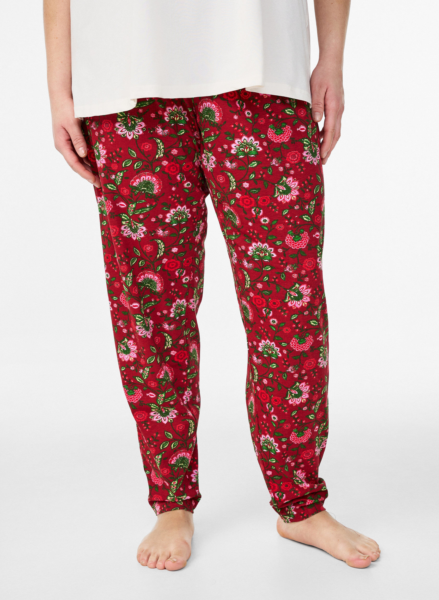 Zizzi Bomulls pyjamasbukser med trykk, R&oslash;d, Model image number 2