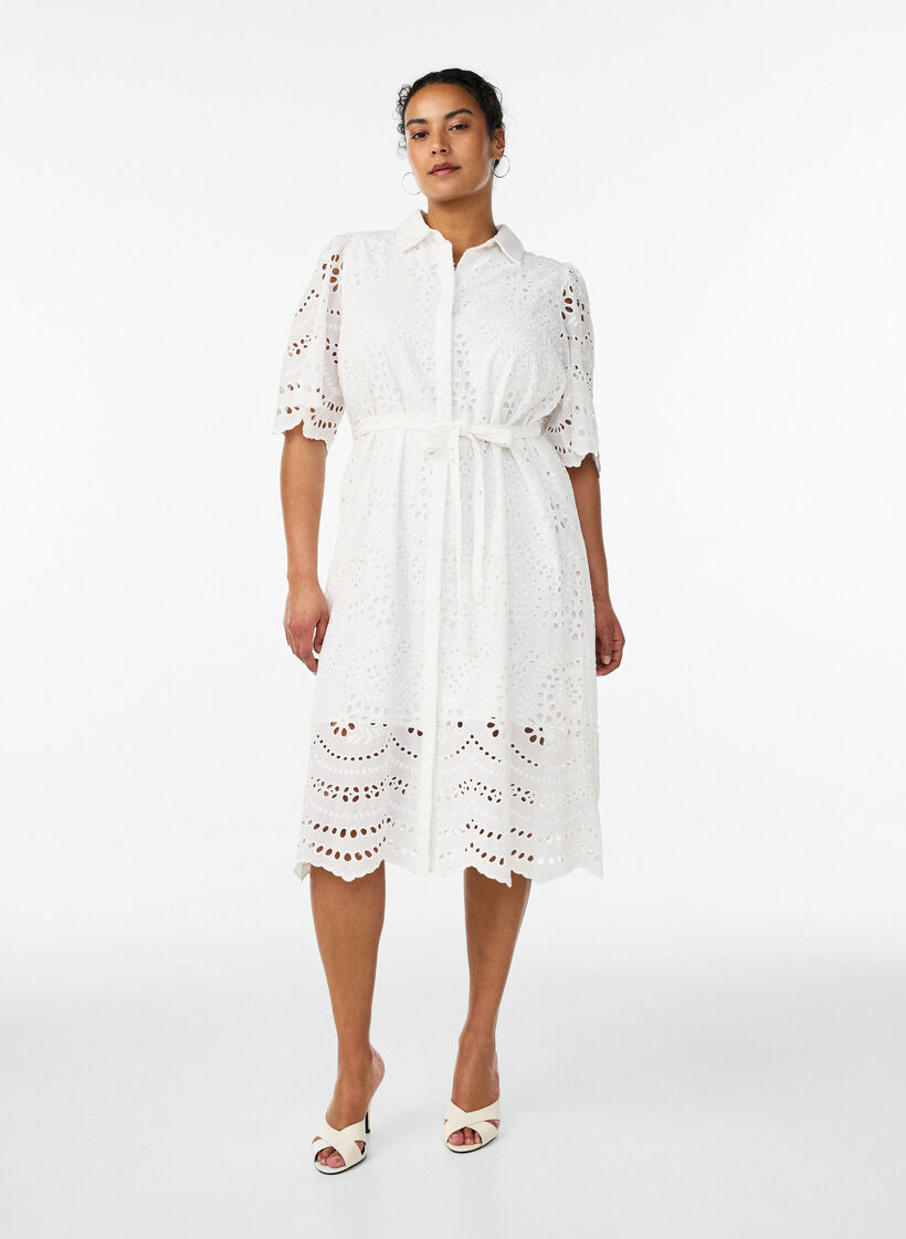 Skjortekjole i broderie anglaise med knytebelte, Hvit, Model image number 1