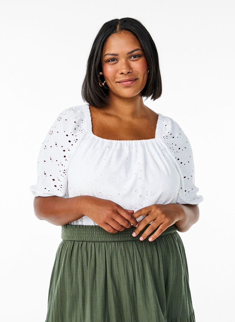 Bluse med korte puffede ermer og hullmønster, Bright White, Model