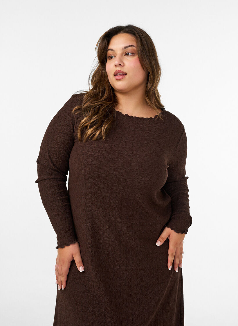 Midikjole med b&oslash;lget tekstur og lange ermer, Brun, Model image number 3
