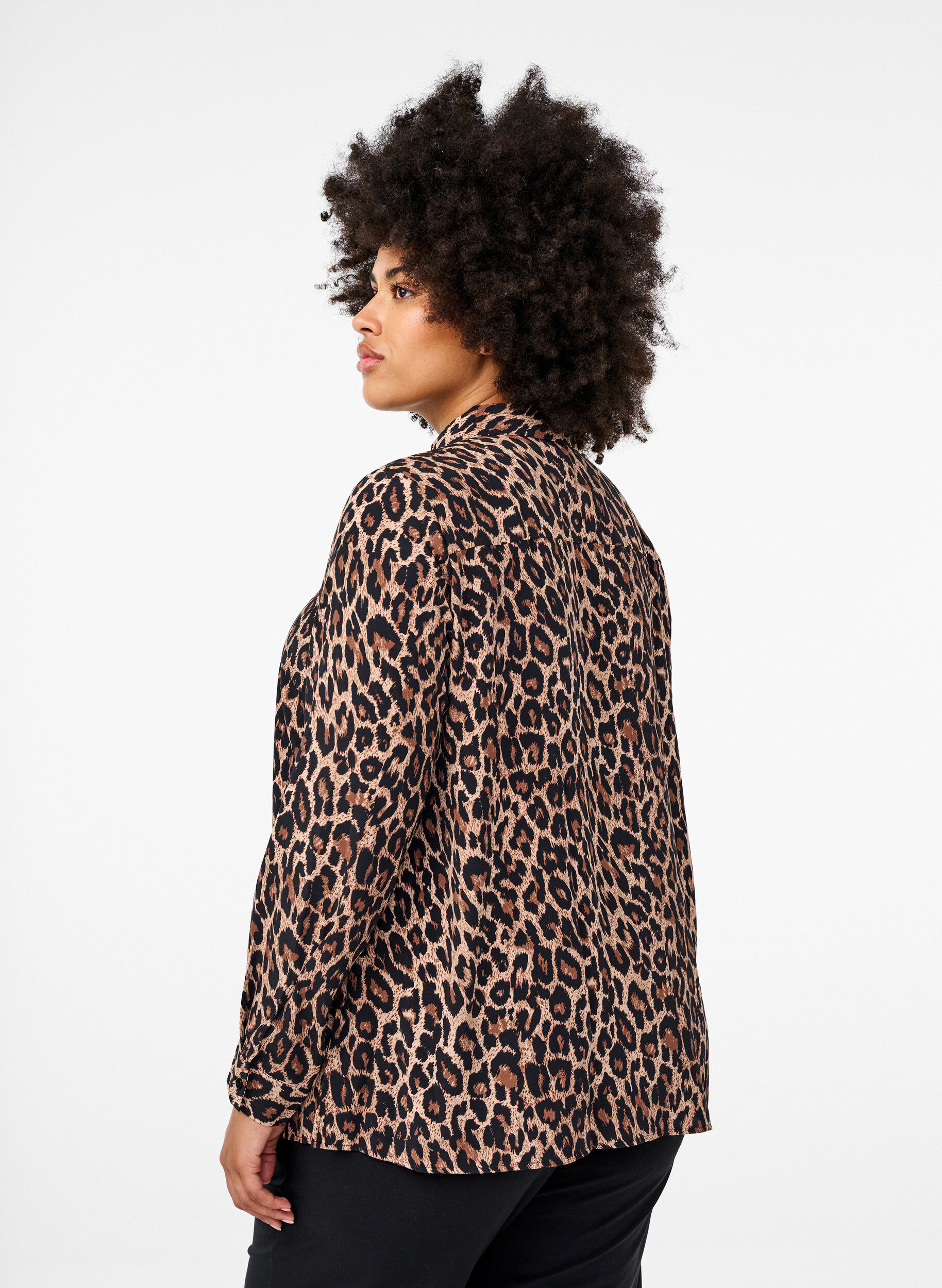 Zizzi Leopardm&oslash;nstret skjorte, Brun, Model image number 2