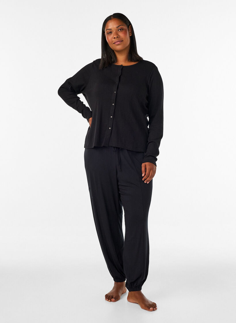 Cardigan i &oslash;kologisk bomull med hullbroderi, Svart, Model image number 1