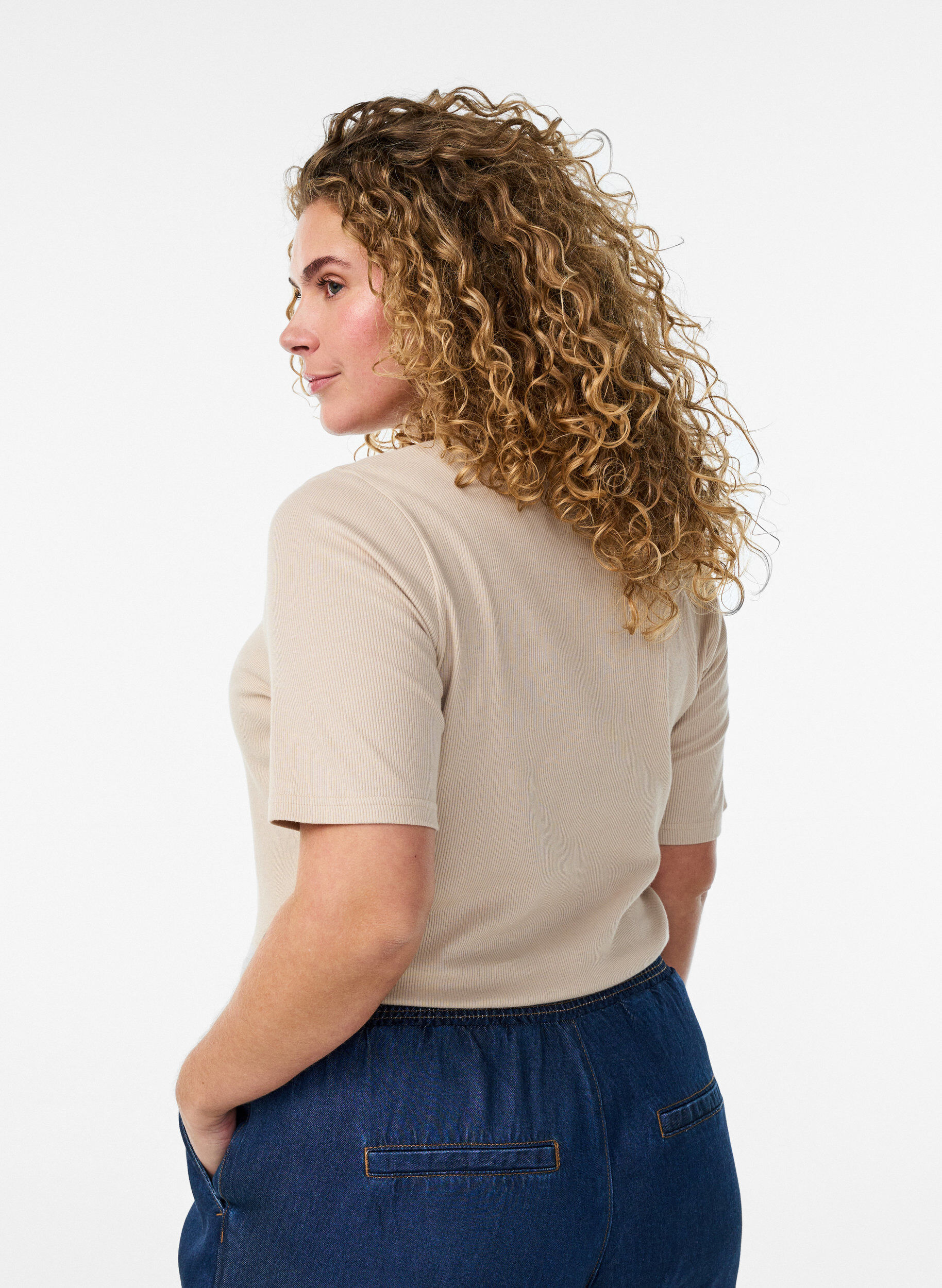 Zizzi Basic ribbestrikket T-skjorte med rund hals, Beige, Model image number 2