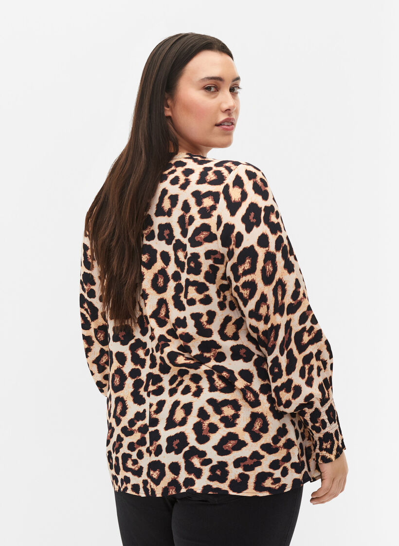 Mønstrete bluse i viskose med smock, Leo AOP, Model image number 1