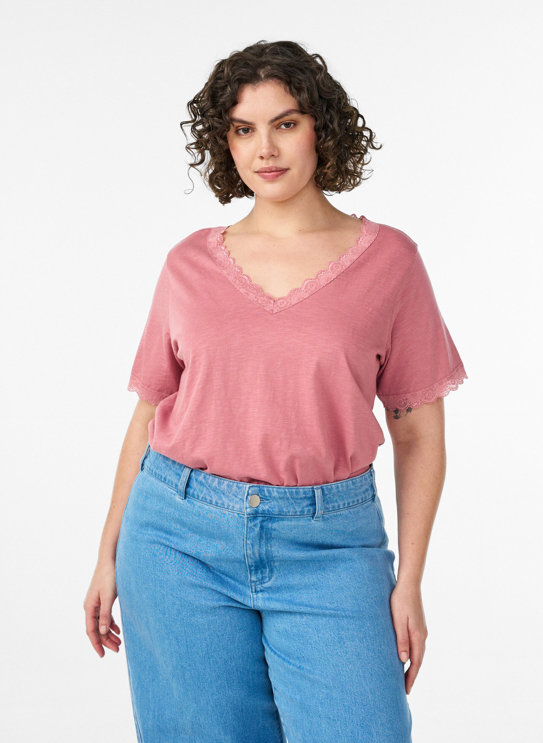 T-skjorte med blonder kant, Rosa, Model