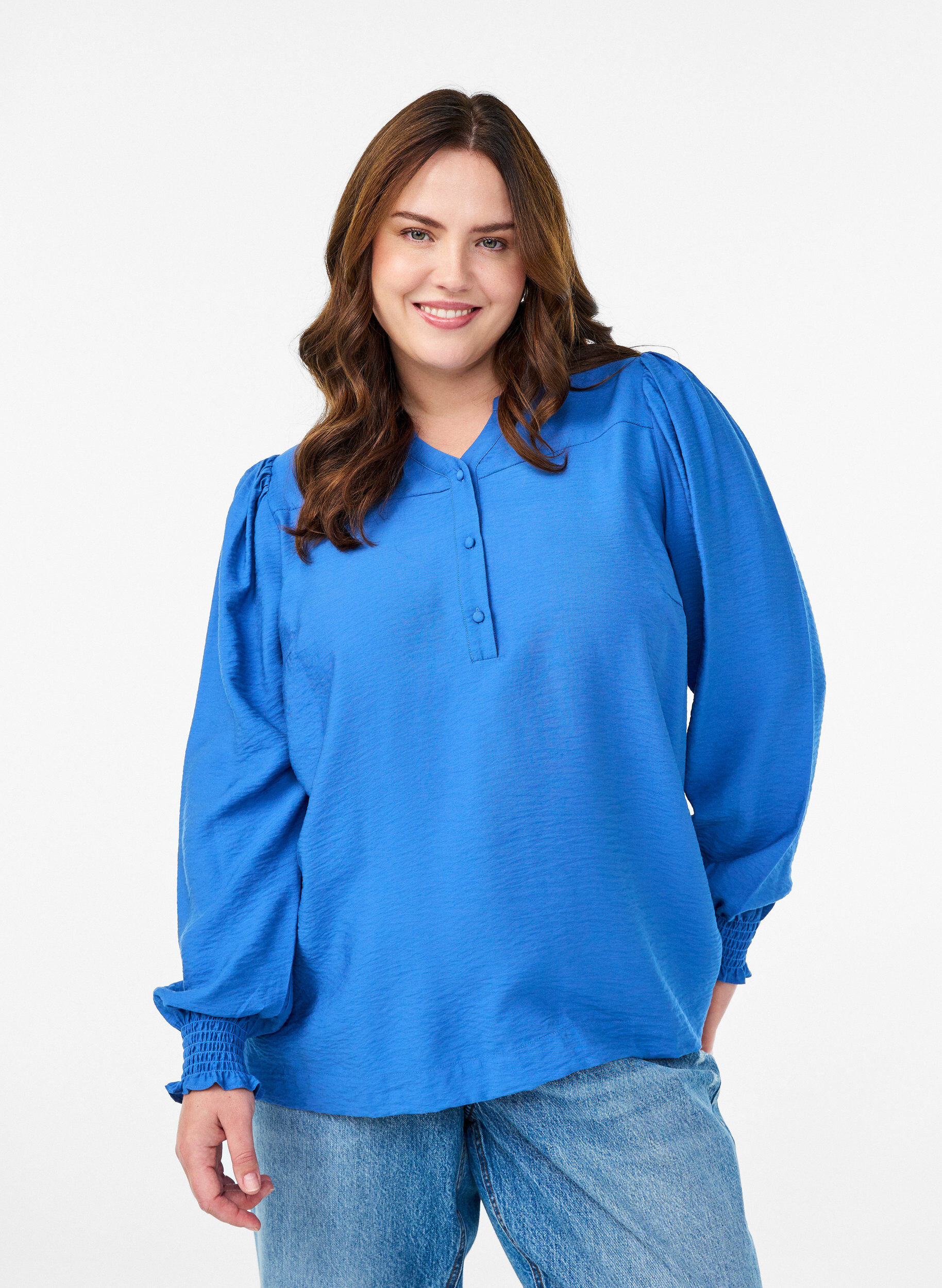 Viskosebluse med smock og rynkede detaljer, Bl&aring;, Model