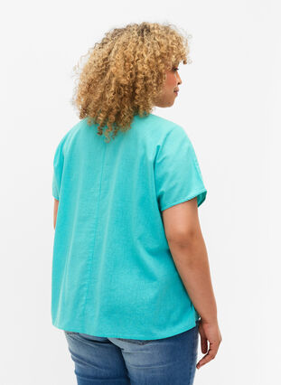 Kortermet bluse i bomullsblanding med lin, Turquoise, Model image number 1