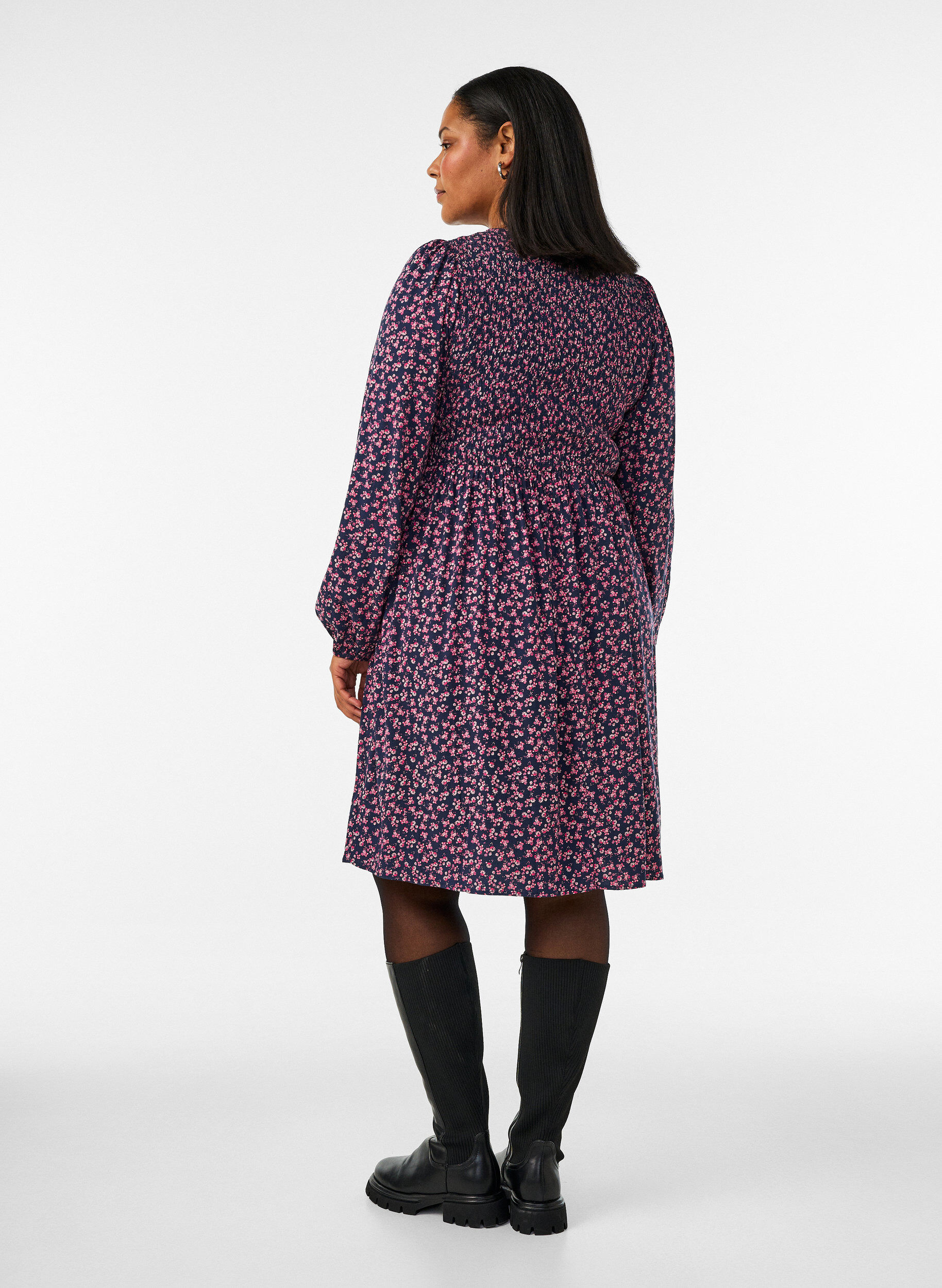 ZizziKjole med smocket topp og sm&aring;blomstret m&oslash;nster, Bl&aring;, Model image number 2