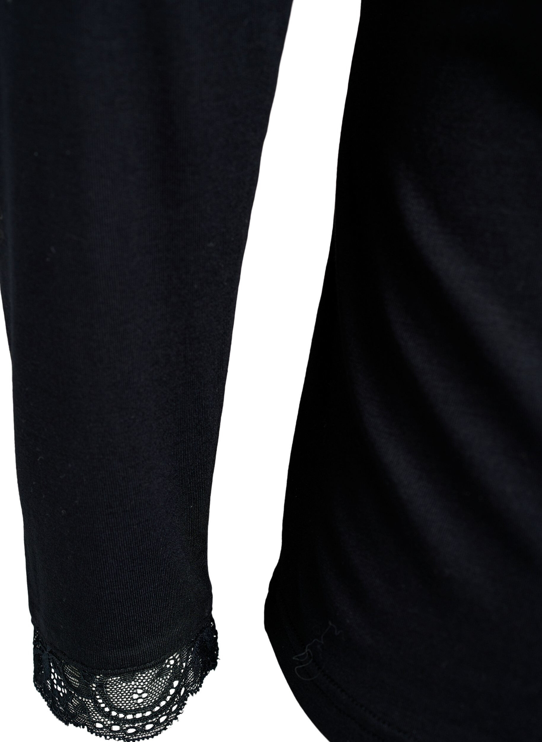 ZizziViskose bluse med blonder og V-hals, Svart, Packshot image number 3