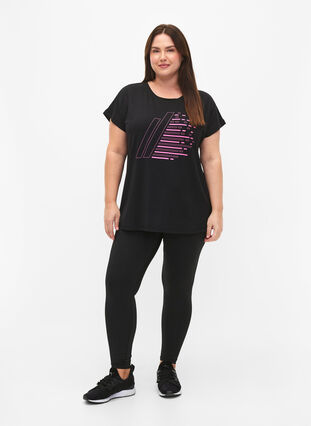 Zizzi Kortermet trenings-T-skjorte med trykk, Black/Sugar Plum, Model image number 2