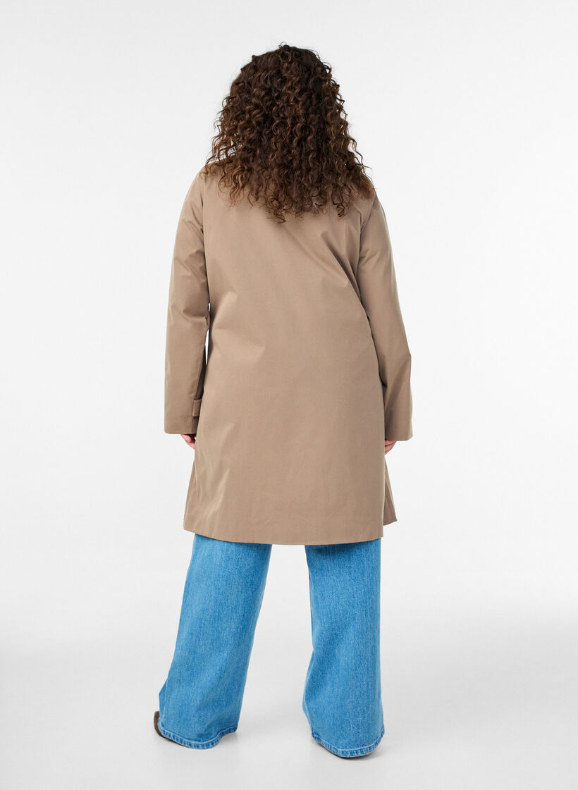 V&aring;rjakke med imitert semsket krage og skjult knappelukking, Beige, Model image number 1