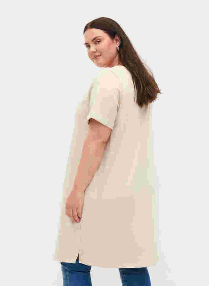 Kjole med korte ermer og splitt, Pumice Stone, Model