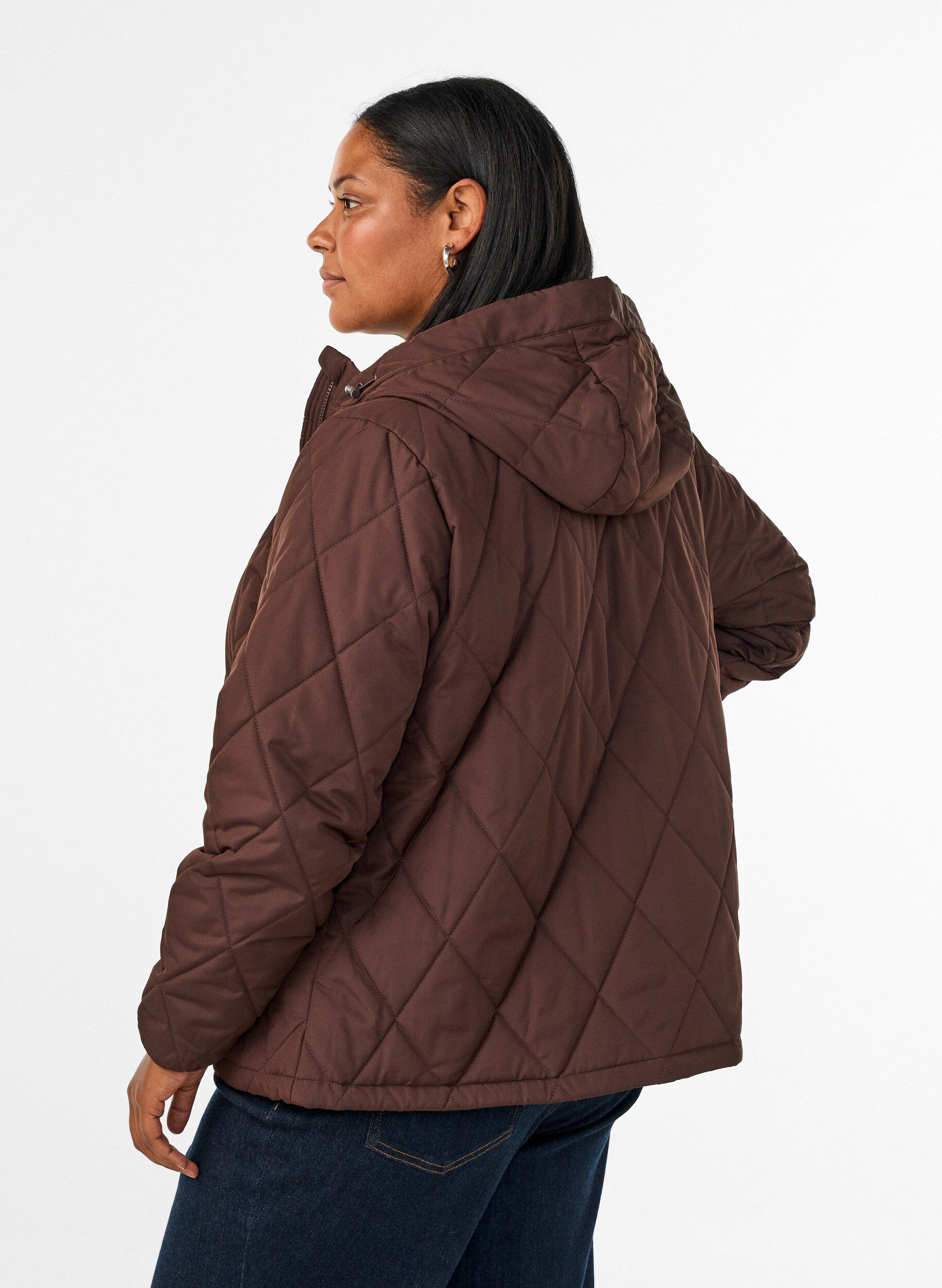 ZizziLett vattert jakke med diamantquilt, Brun, Model image number 2