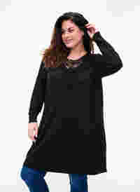 Langermet kjole med blonder, Black, Model