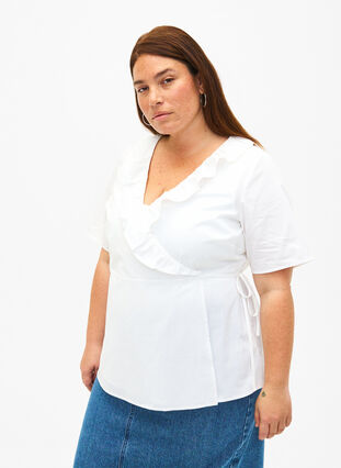 Kortermet bluse med volangdetaljer, Bright White, Model image number 0