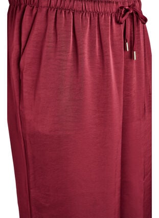 Zizzi Bukse med satenglook, høy midje og vide ben, Mørk Bordeaux, Packshot image number 2