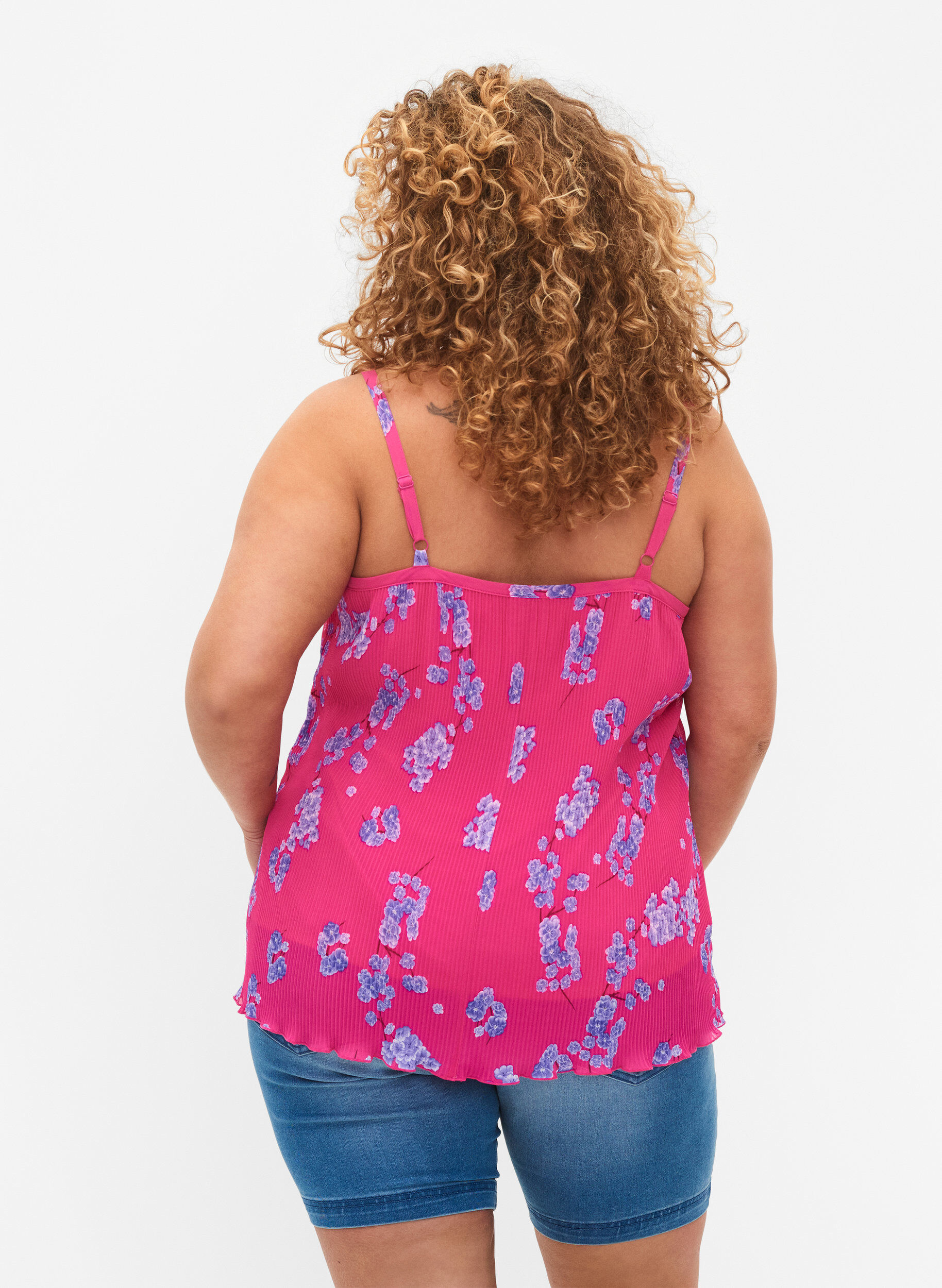 Zizzi Ermel&oslash;s topp i pliss&eacute;, Beetroot Purple AOP, Model image number 1