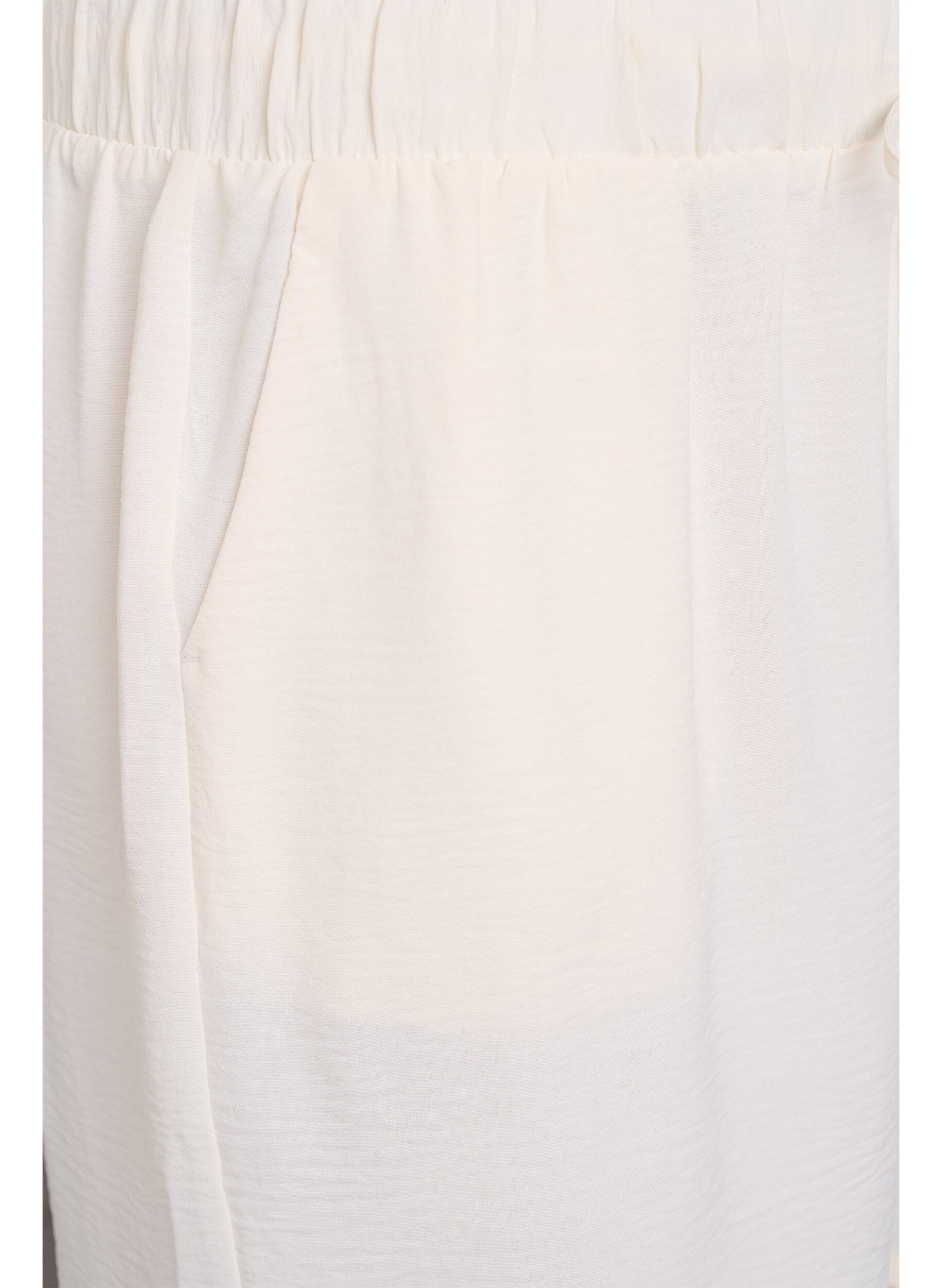 ZizziShorts med lommer og elastisk linning, Vanilje, Packshot image number 2